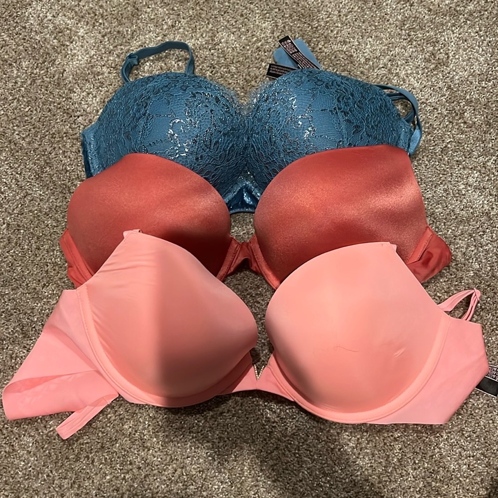 Victoria Secret 34d push up bras bundle